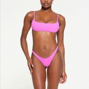 SKIMS SWIM MICRO SCOOP BIKINI BRA TOP Neon Orchid Pink 2X NWT